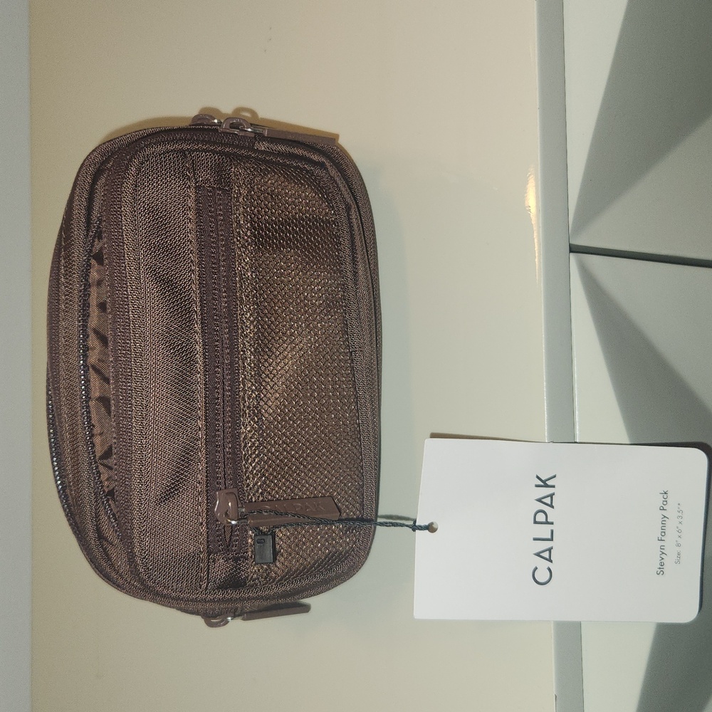 NWT CALPAK Stevyn Fanny Pack (Walnut)